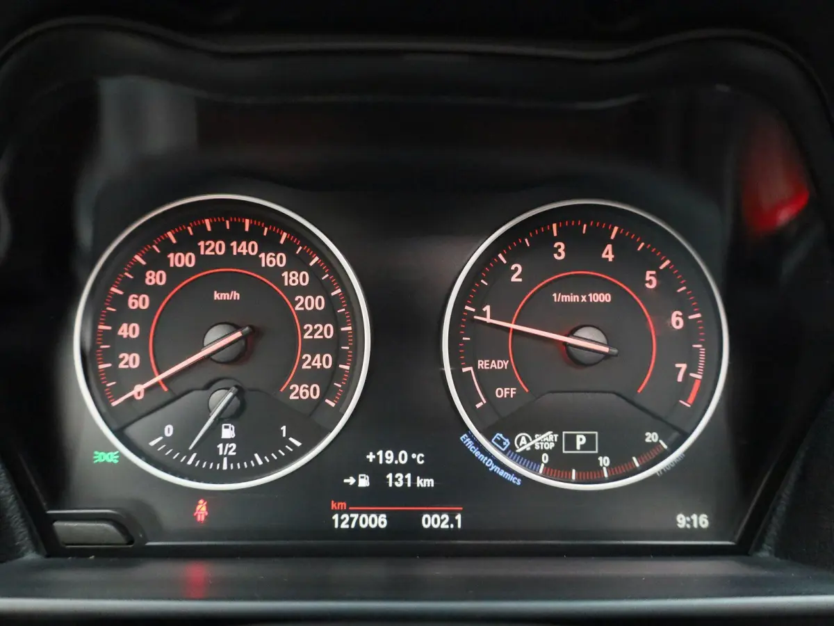 118i Centennial High Executive | AUTOMAAT| M-PAKKET | LEDER | CRUISE CONTROL | KEYLESS | STOELVERWARMING| CLIMATE CONTROL |