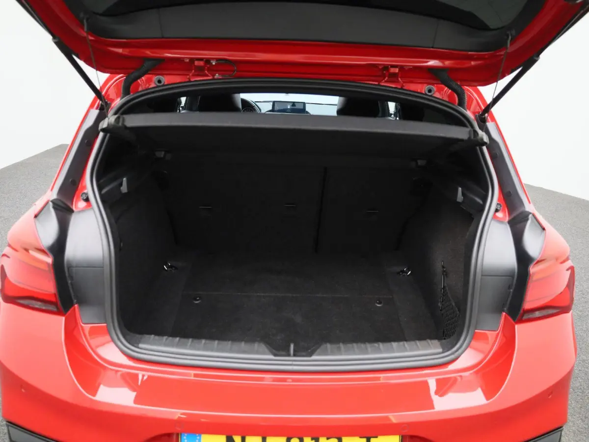 118i Centennial High Executive | AUTOMAAT| M-PAKKET | LEDER | CRUISE CONTROL | KEYLESS | STOELVERWARMING| CLIMATE CONTROL |