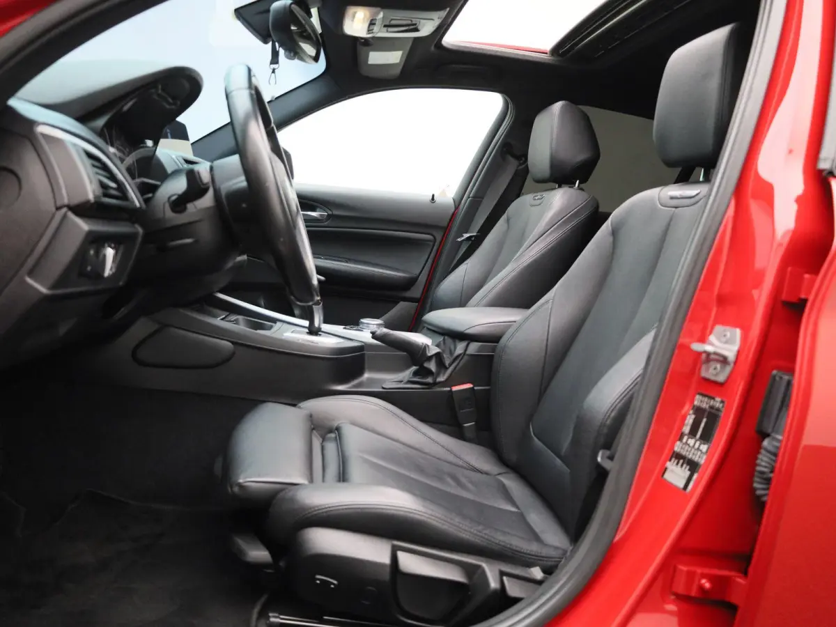 118i Centennial High Executive | AUTOMAAT| M-PAKKET | LEDER | CRUISE CONTROL | KEYLESS | STOELVERWARMING| CLIMATE CONTROL |