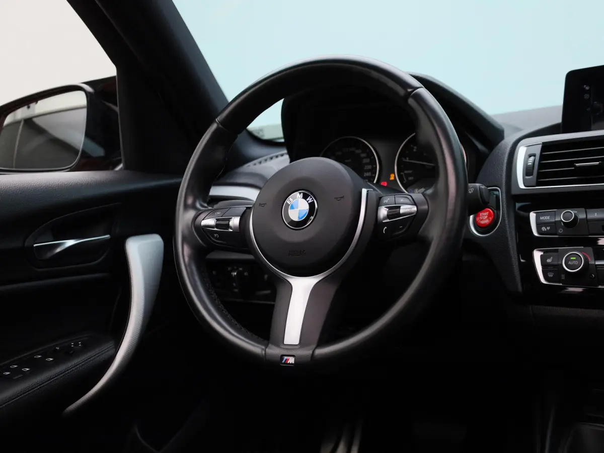 118i Centennial High Executive | AUTOMAAT| M-PAKKET | LEDER | CRUISE CONTROL | KEYLESS | STOELVERWARMING| CLIMATE CONTROL |