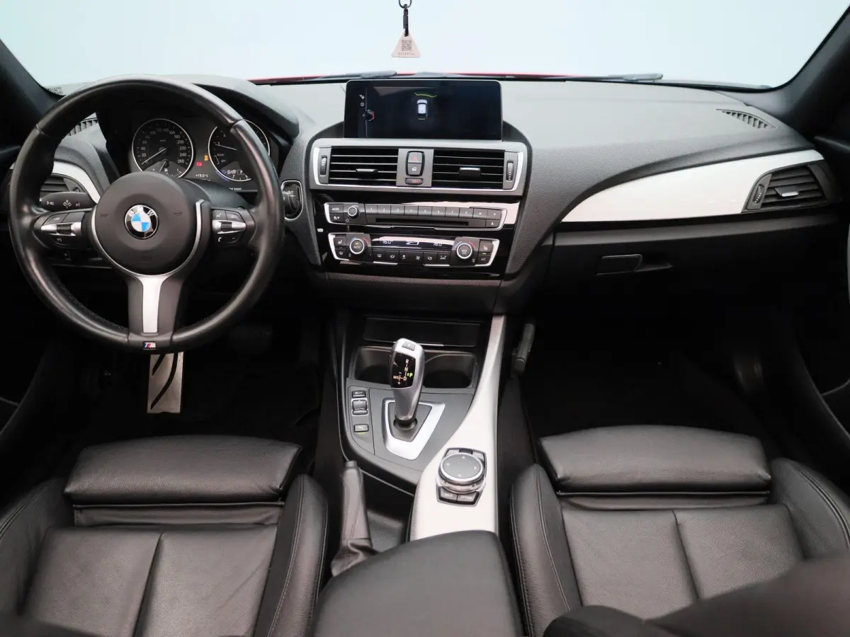 118i Centennial High Executive | AUTOMAAT| M-PAKKET | LEDER | CRUISE CONTROL | KEYLESS | STOELVERWARMING| CLIMATE CONTROL |