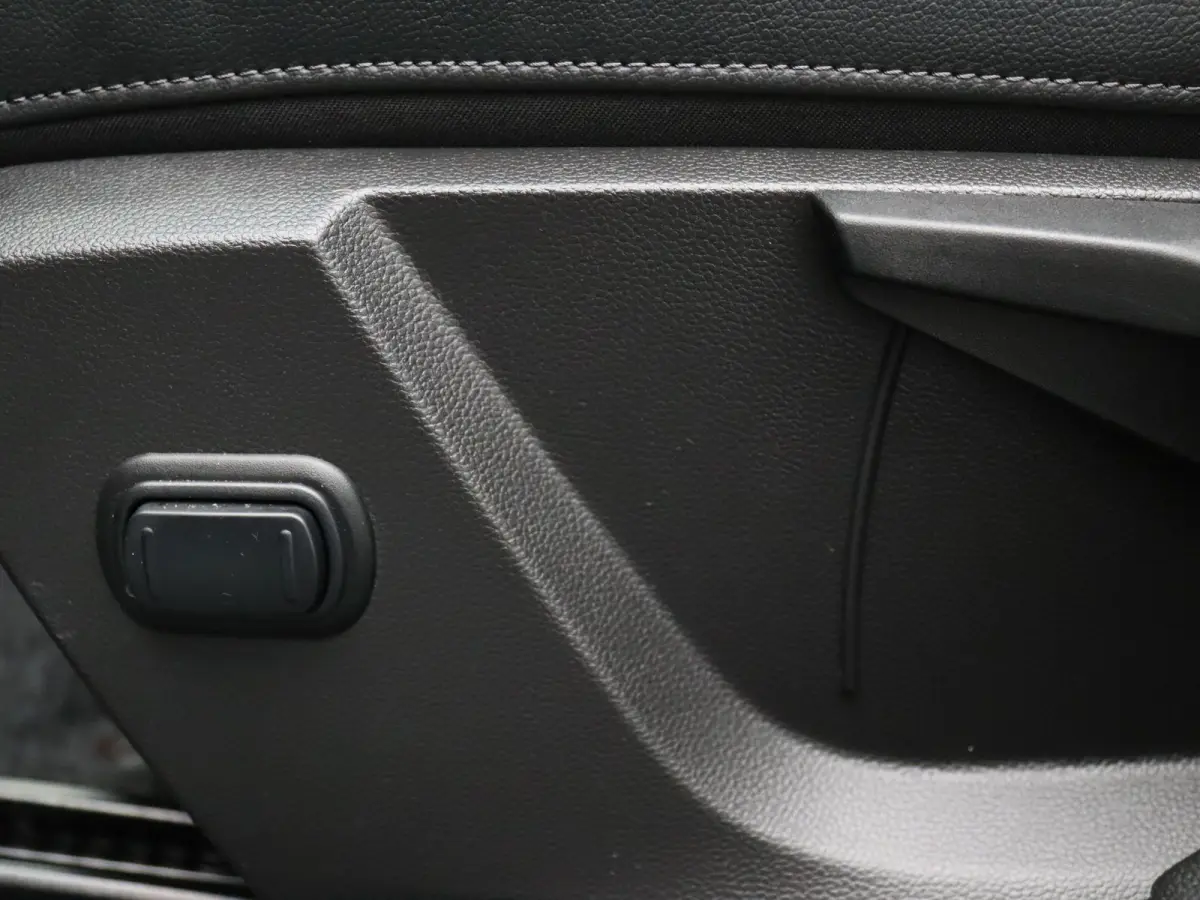 EV60 Optimum Charge Techno Apple Carplay/Android Auto | Climate