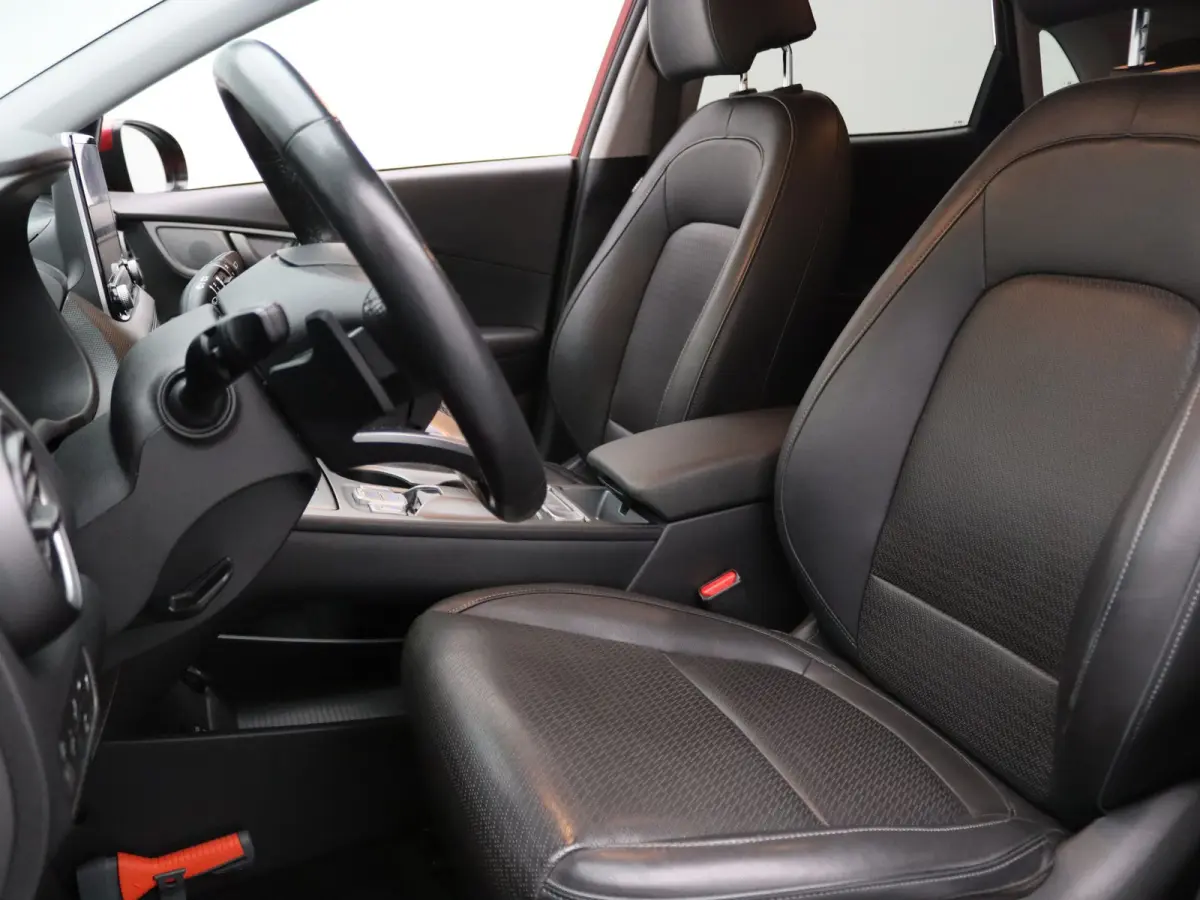 EV Limited 64 kWh Apple Carplay/Android Auto | Climate