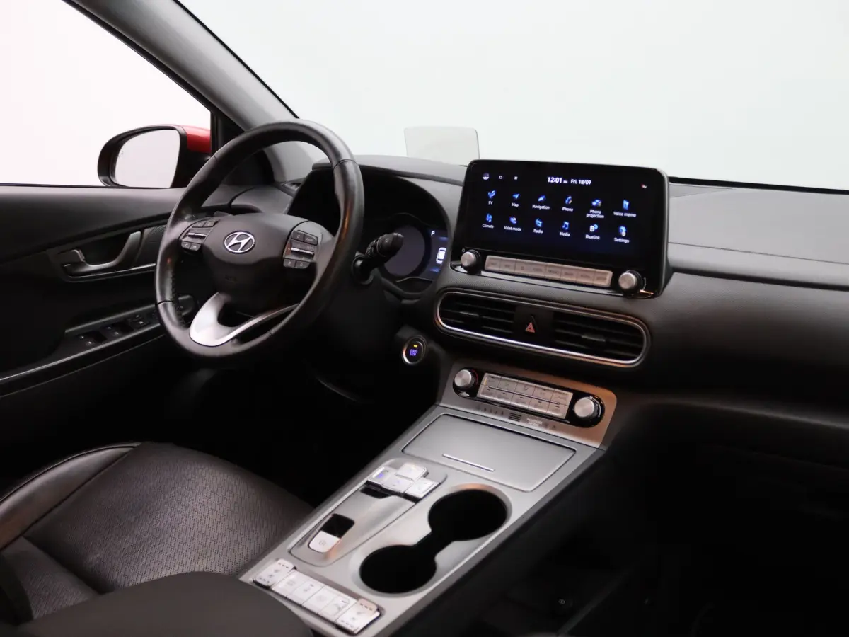 EV Limited 64 kWh Apple Carplay/Android Auto | Climate
