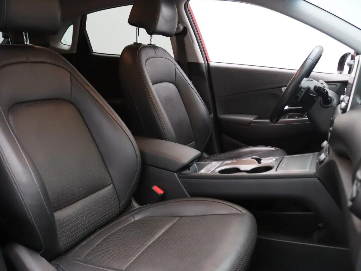 EV Limited 64 kWh Apple Carplay/Android Auto | Climate