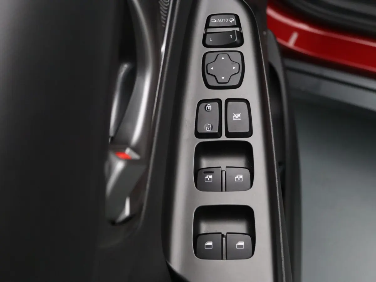 EV Limited 64 kWh Apple Carplay/Android Auto | Climate