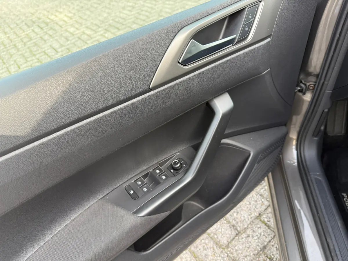 1.0 TSI Comfortline Business CRUISE I NAP I PDC I CARPLAY I NL AUTO