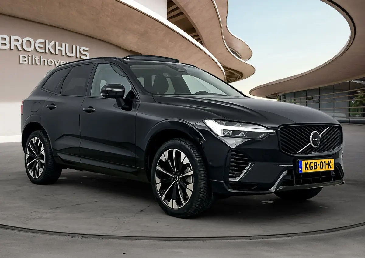 Facelift T6 Plug-in hybrid AWD Ultra Dark | 20" | Luchtvering | Trekhaak | Head-Up | Panoramadak | Elektr. verst. stoelen | Full LED | Harman Kardon | ACC | BLIS