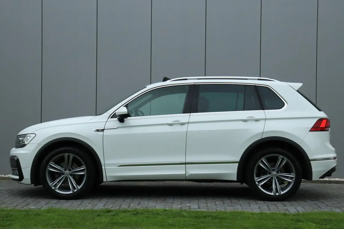 1.5 TSI / 3X R-Line / DSG / 150PK / LED / Virtual Cockpit / Pano / Camera / 19"!