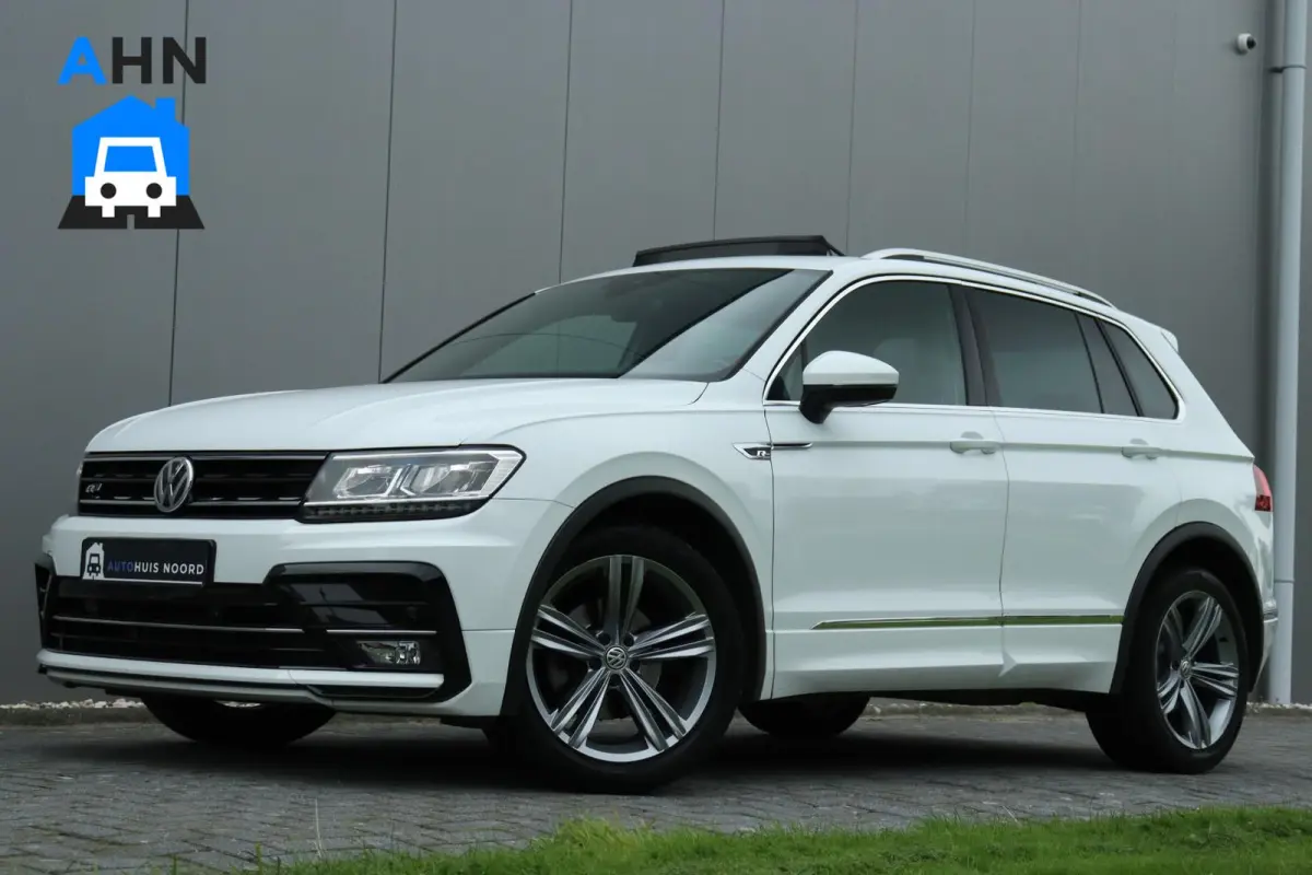 1.5 TSI / 3X R-Line / DSG / 150PK / LED / Virtual Cockpit / Pano / Camera / 19"!