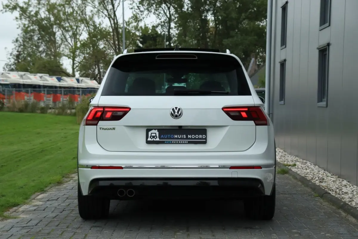 1.5 TSI / 3X R-Line / DSG / 150PK / LED / Virtual Cockpit / Pano / Camera / 19"!