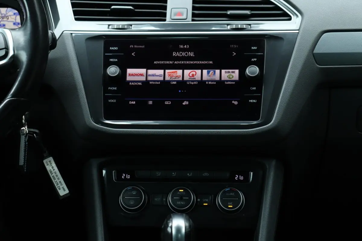 1.5 TSI / 3X R-Line / DSG / 150PK / LED / Virtual Cockpit / Pano / Camera / 19"!