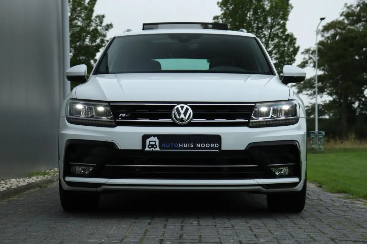 1.5 TSI / 3X R-Line / DSG / 150PK / LED / Virtual Cockpit / Pano / Camera / 19"!