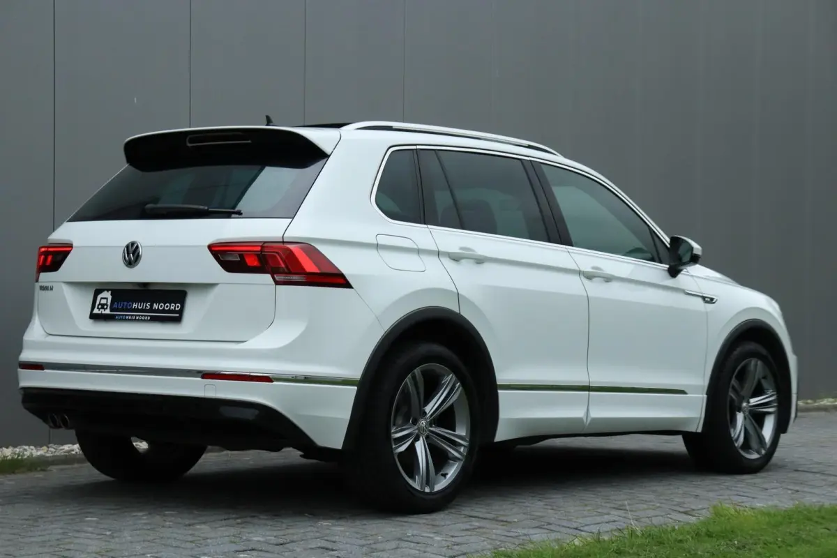 1.5 TSI / 3X R-Line / DSG / 150PK / LED / Virtual Cockpit / Pano / Camera / 19"!