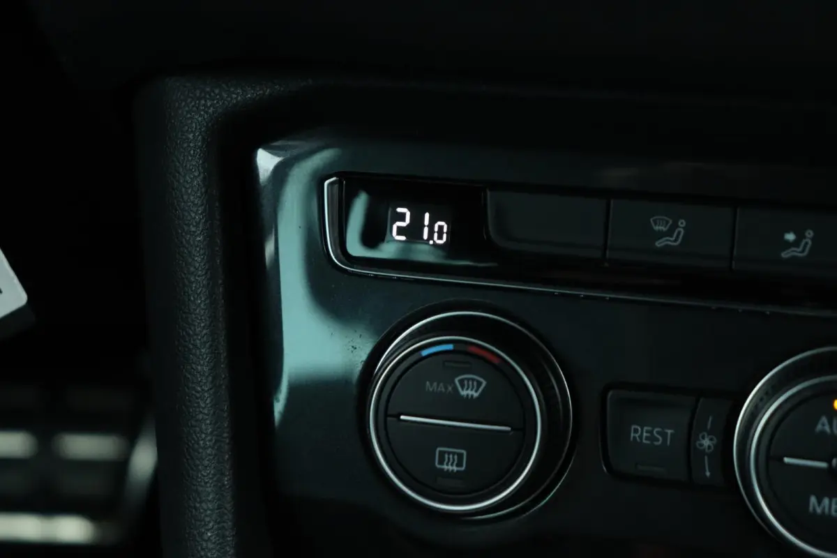1.5 TSI / 3X R-Line / DSG / 150PK / LED / Virtual Cockpit / Pano / Camera / 19"!