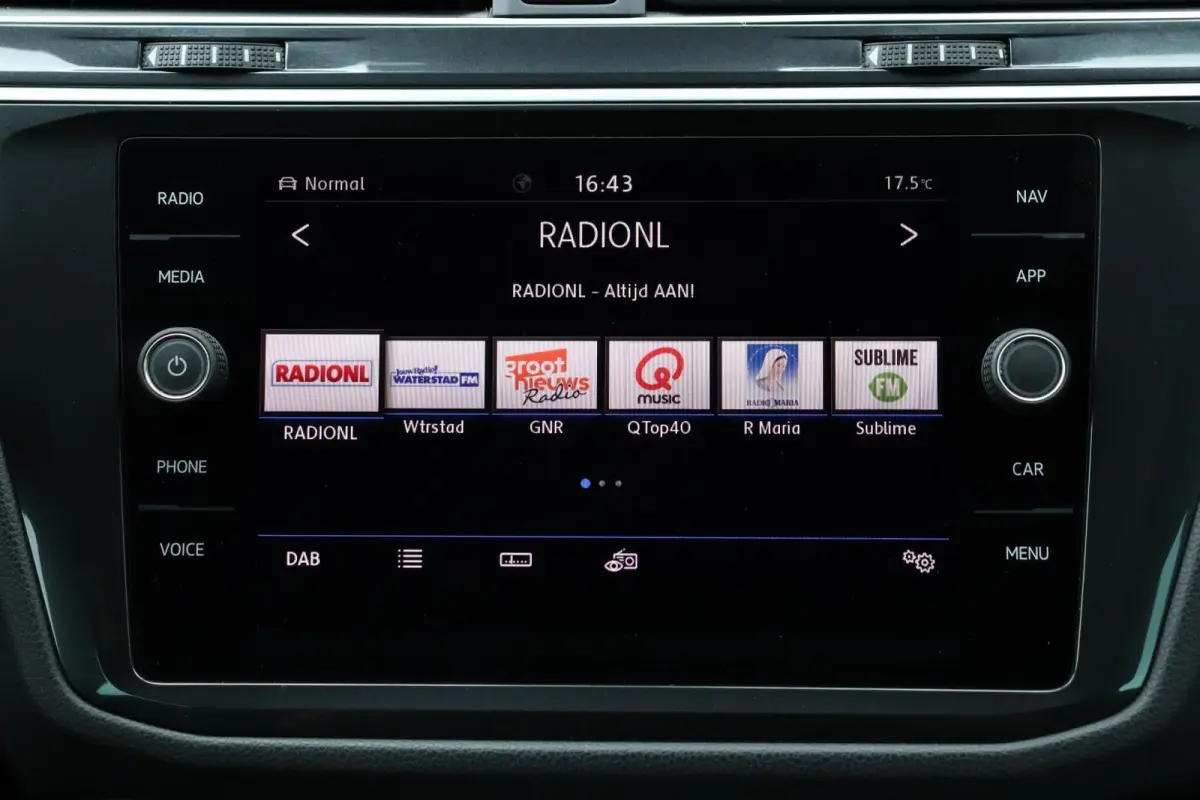 1.5 TSI / 3X R-Line / DSG / 150PK / LED / Virtual Cockpit / Pano / Camera / 19"!