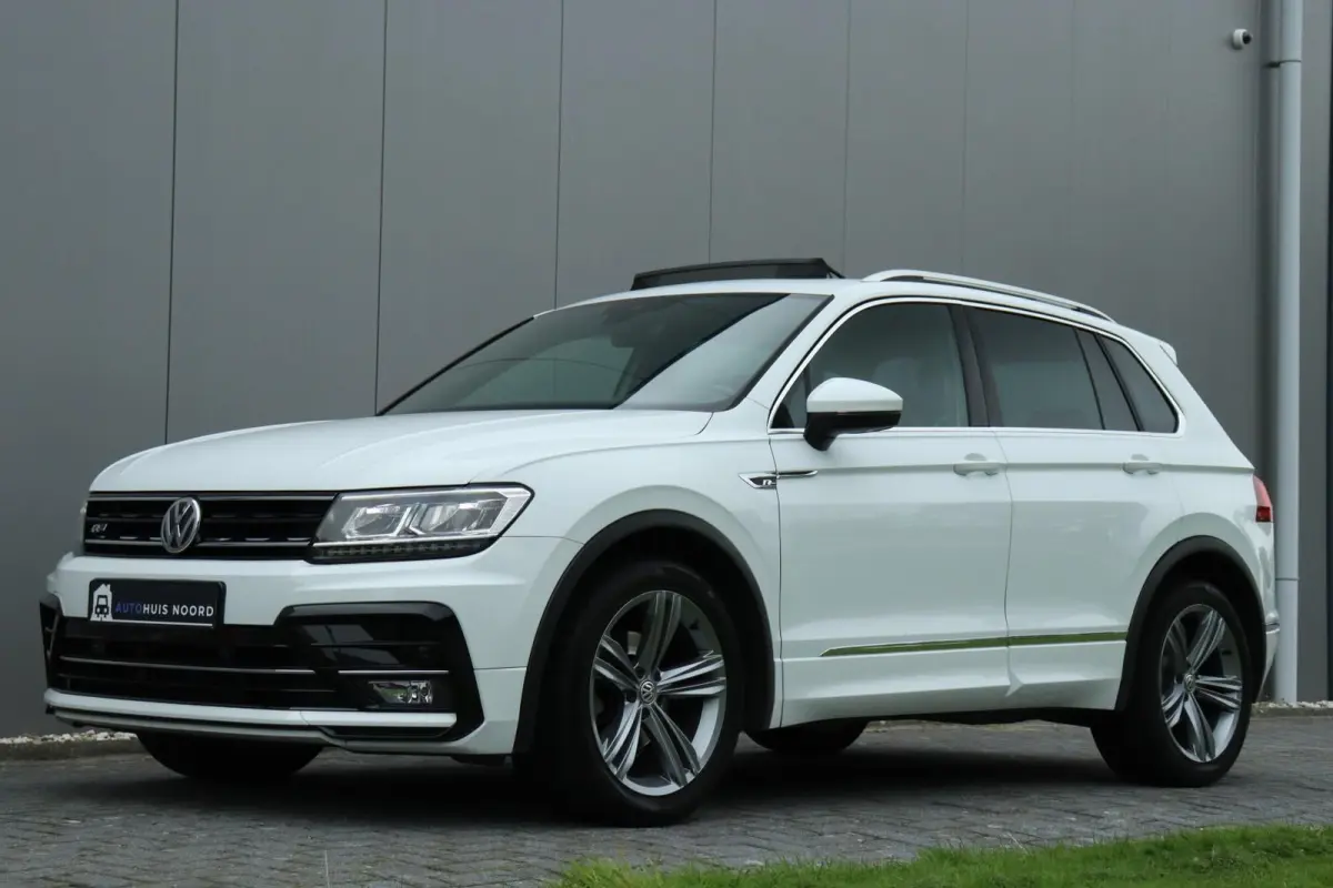 1.5 TSI / 3X R-Line / DSG / 150PK / LED / Virtual Cockpit / Pano / Camera / 19"!