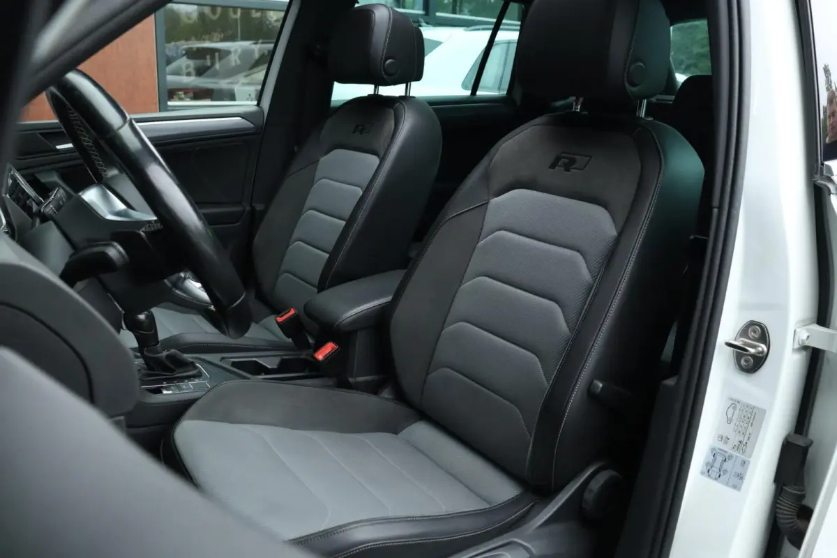 1.5 TSI / 3X R-Line / DSG / 150PK / LED / Virtual Cockpit / Pano / Camera / 19"!