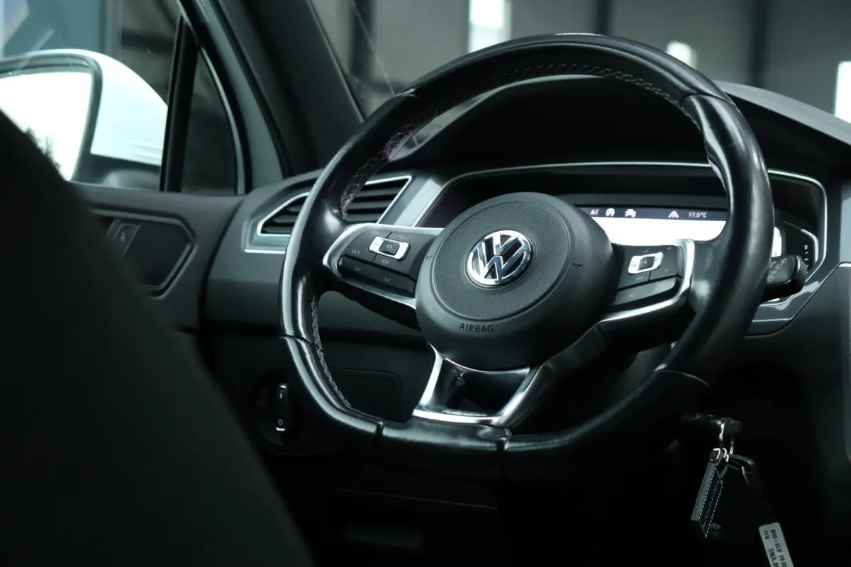 1.5 TSI / 3X R-Line / DSG / 150PK / LED / Virtual Cockpit / Pano / Camera / 19"!