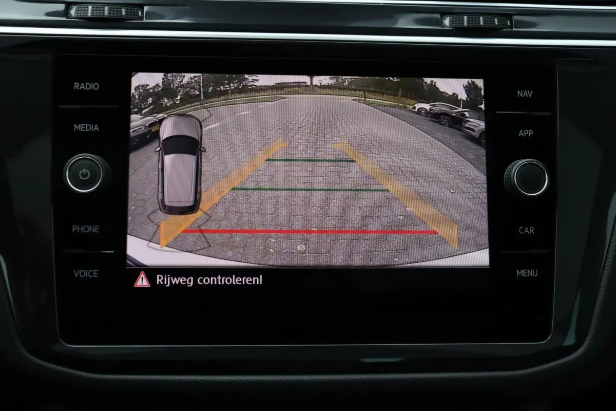 1.5 TSI / 3X R-Line / DSG / 150PK / LED / Virtual Cockpit / Pano / Camera / 19"!