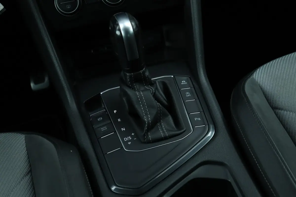 1.5 TSI / 3X R-Line / DSG / 150PK / LED / Virtual Cockpit / Pano / Camera / 19"!