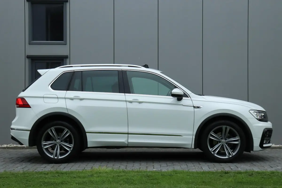 1.5 TSI / 3X R-Line / DSG / 150PK / LED / Virtual Cockpit / Pano / Camera / 19"!