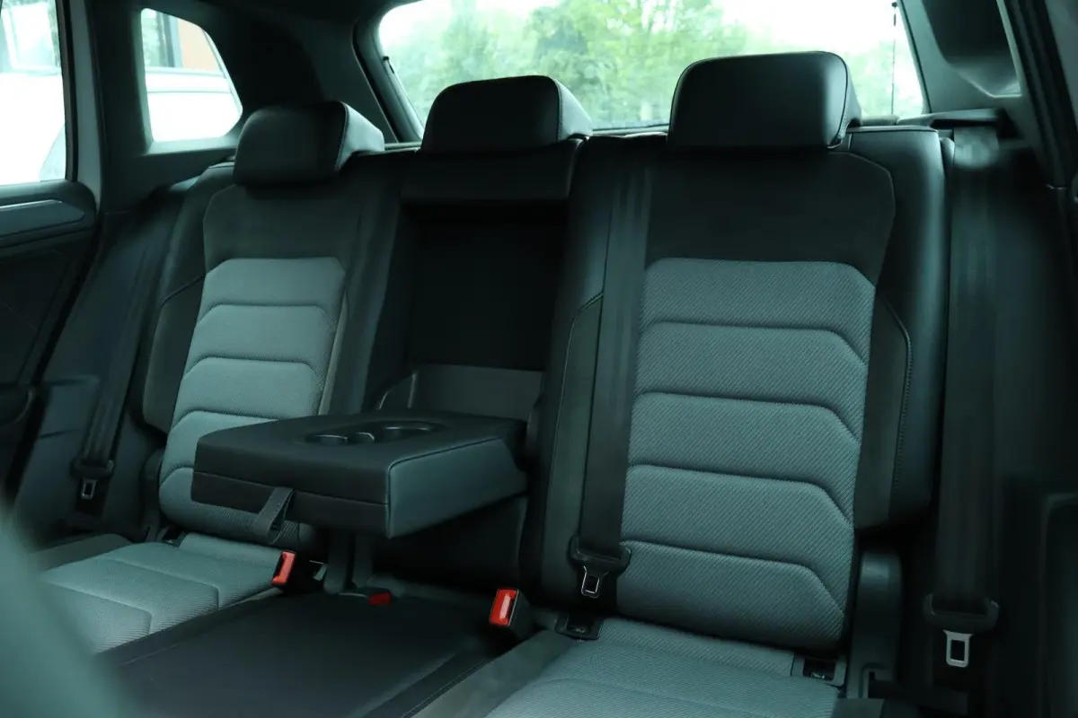 1.5 TSI / 3X R-Line / DSG / 150PK / LED / Virtual Cockpit / Pano / Camera / 19"!