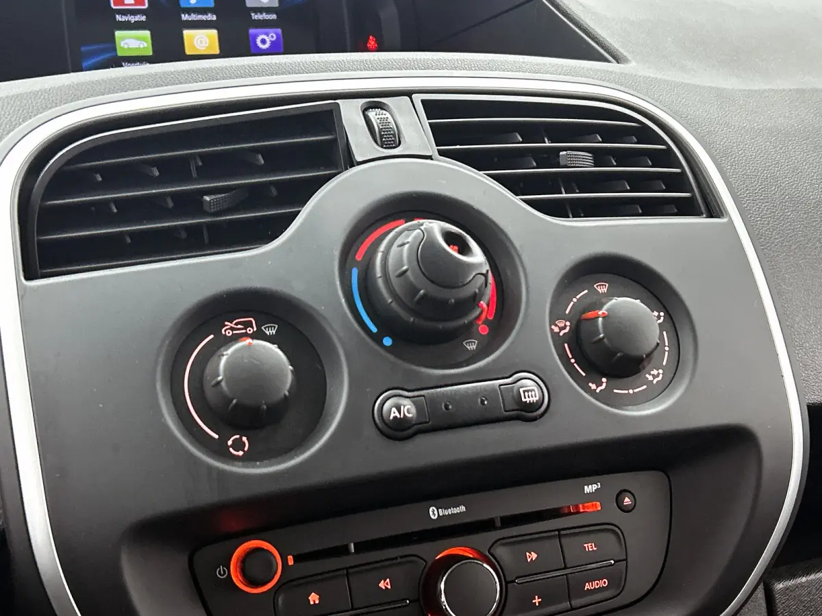 1.5 DCi Euro 6 75PK Energy Comfort Airco / Navigatie / Pdc. / Radio multimedia / Apk 01-2027