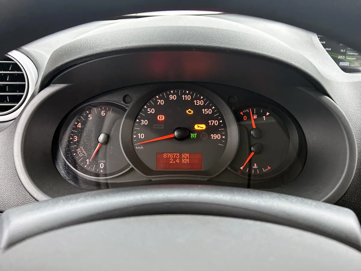 1.5 DCi Euro 6 75PK Energy Comfort Airco / Navigatie / Pdc. / Radio multimedia / Apk 01-2027