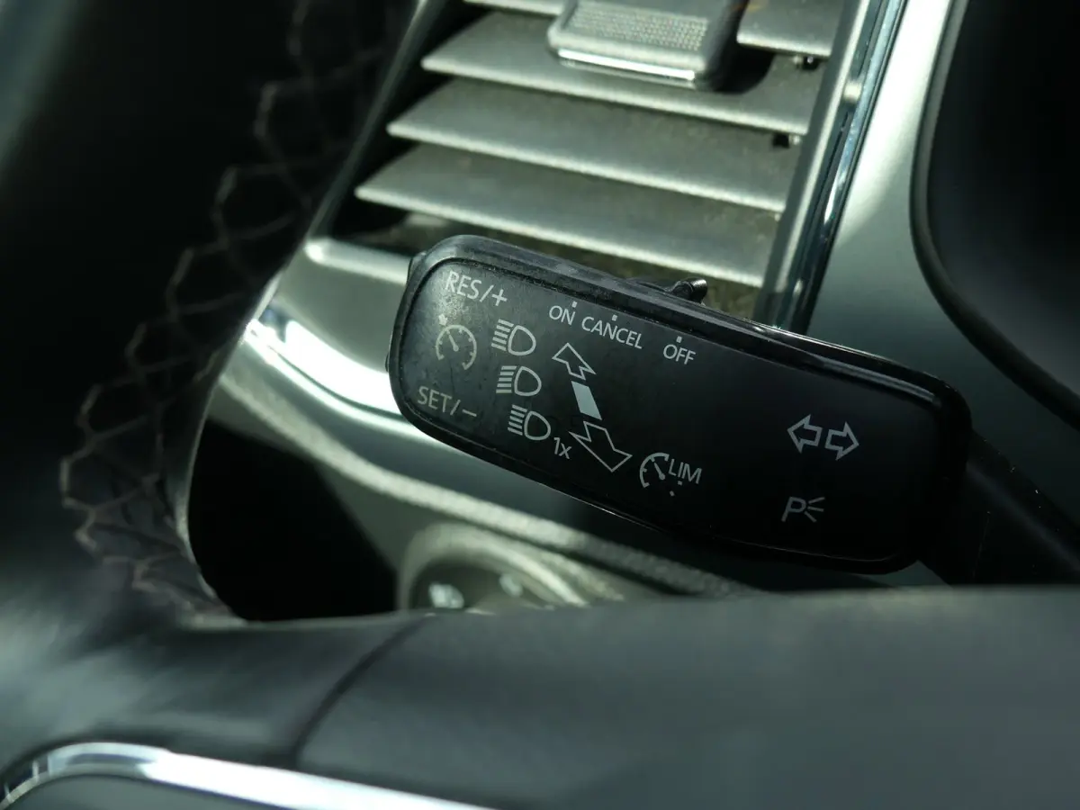 1.0 EcoTSI Style Business Intense / Virtual Cockpit /