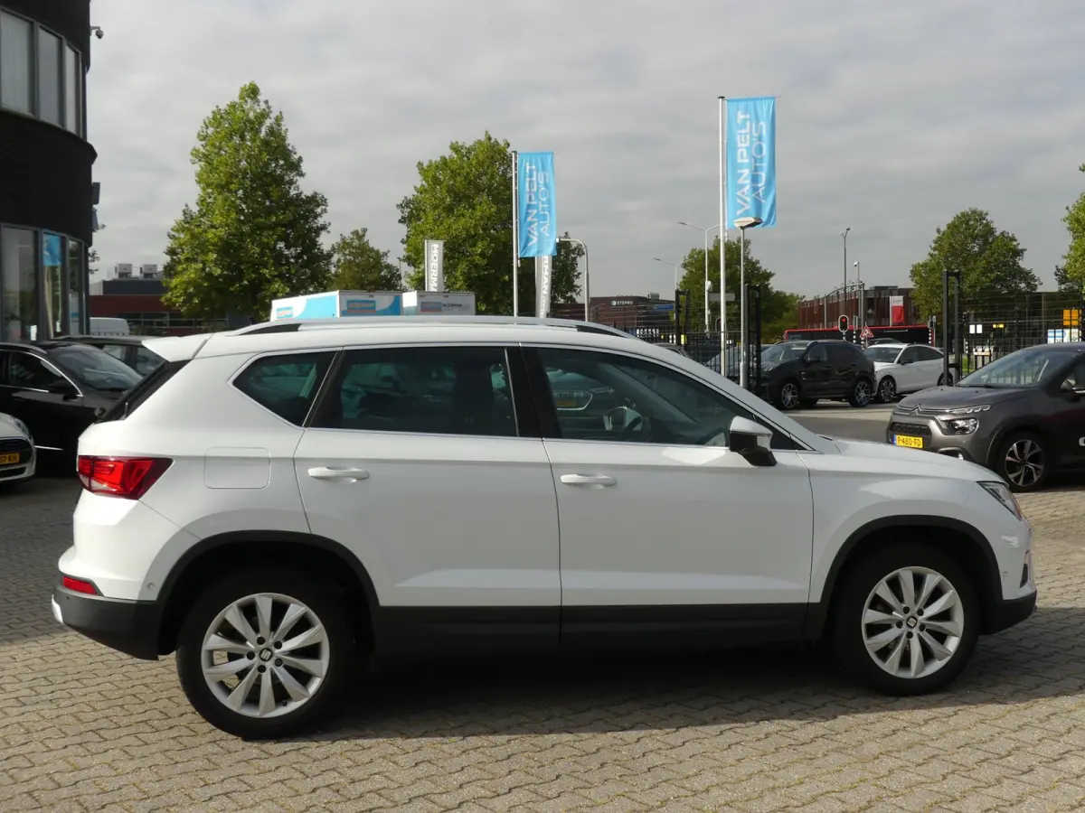 1.0 EcoTSI Style Business Intense / Virtual Cockpit /