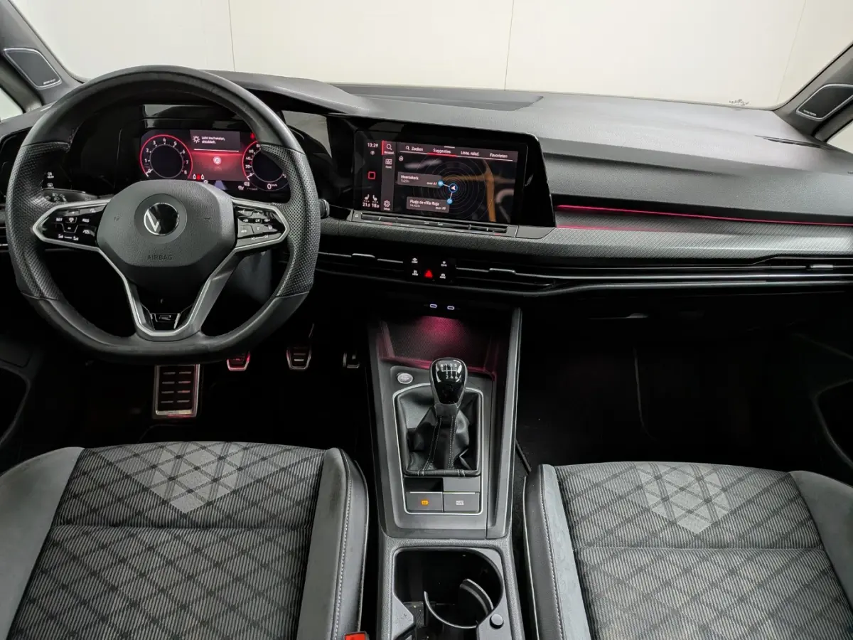 1.5 TSI 130 pk R-Line Business | Panoramadak | Achteruitrijcamera | Cruise control adaptief | Aplle Carplay |