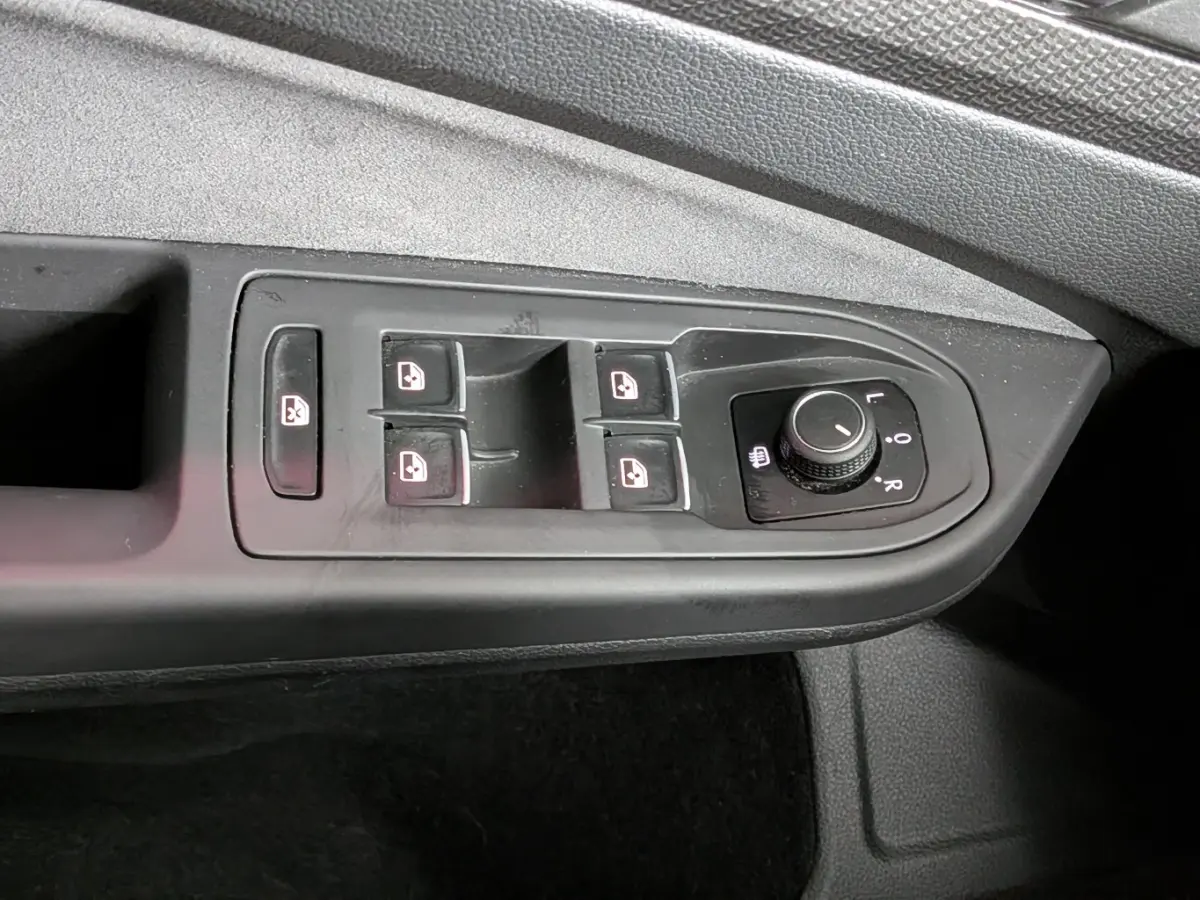 1.5 TSI 130 pk R-Line Business | Panoramadak | Achteruitrijcamera | Cruise control adaptief | Aplle Carplay |