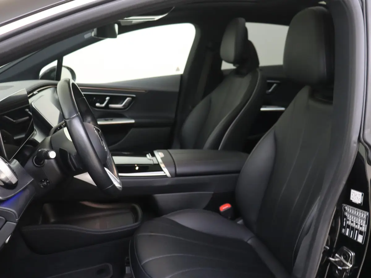 300 Business Edition 89 kWh / Memory-Stoelen / Achteruitrijcamera / Panaromadak /