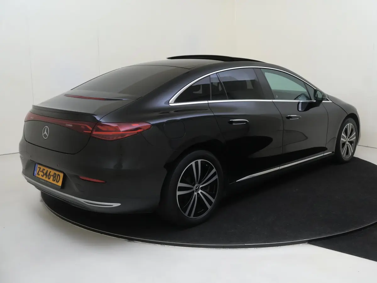 300 Business Edition 89 kWh / Memory-Stoelen / Achteruitrijcamera / Panaromadak /