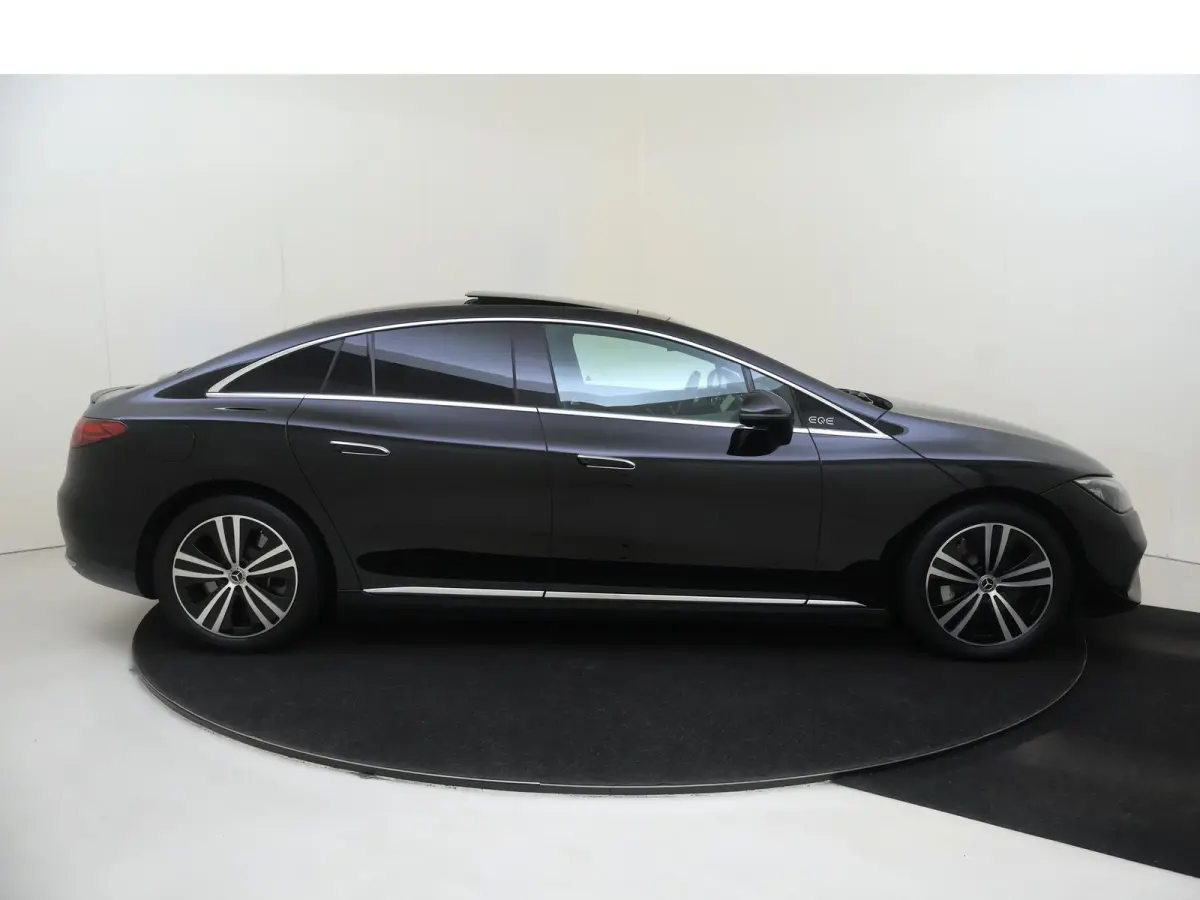 300 Business Edition 89 kWh / Memory-Stoelen / Achteruitrijcamera / Panaromadak /