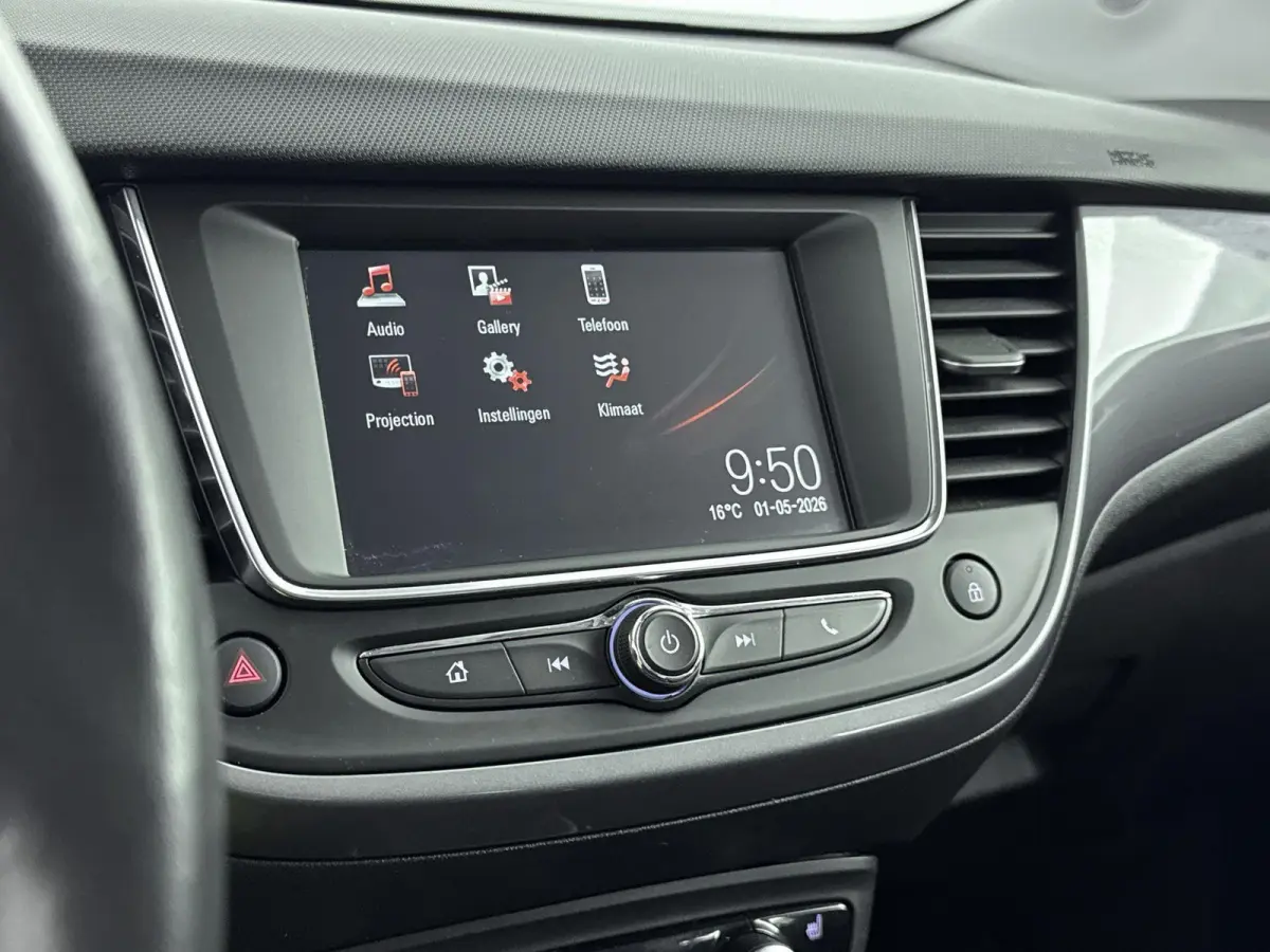 110pk Elegance | 1ste eigenaar | Camera | Winterpakket | Climate | AGR stoel | AppleCarplay/Android |
