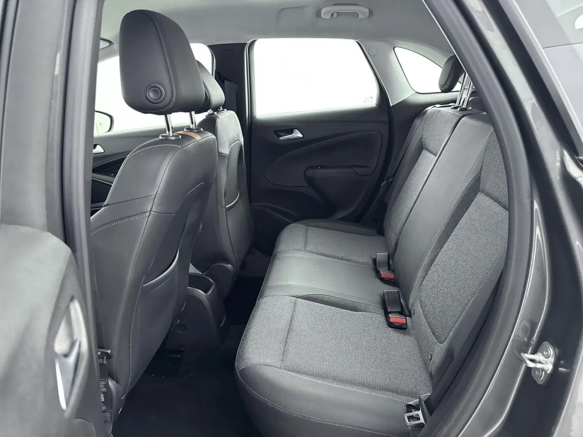110pk Elegance | 1ste eigenaar | Camera | Winterpakket | Climate | AGR stoel | AppleCarplay/Android |