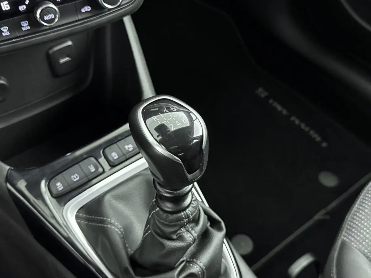 110pk Elegance | 1ste eigenaar | Camera | Winterpakket | Climate | AGR stoel | AppleCarplay/Android |