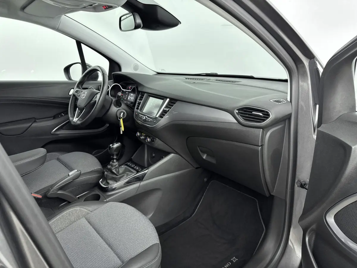 110pk Elegance | 1ste eigenaar | Camera | Winterpakket | Climate | AGR stoel | AppleCarplay/Android |