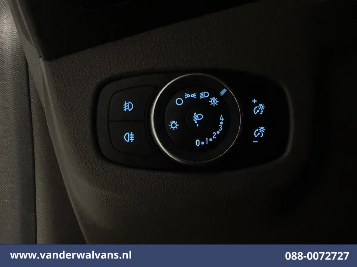 2.0 TDCI 120pk L2H1 Euro6 Airco | Camera | Navigatie | Android Auto | Stoelverwarming | Verwarmde Voorruit Parkeersensoren, 1500kg trekvermogen
