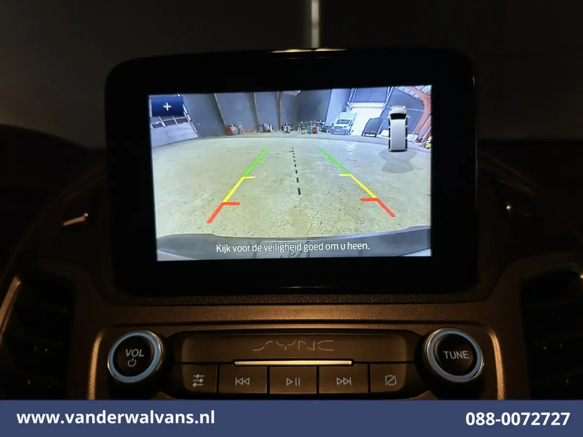 2.0 TDCI 120pk L2H1 Euro6 Airco | Camera | Navigatie | Android Auto | Stoelverwarming | Verwarmde Voorruit Parkeersensoren, 1500kg trekvermogen