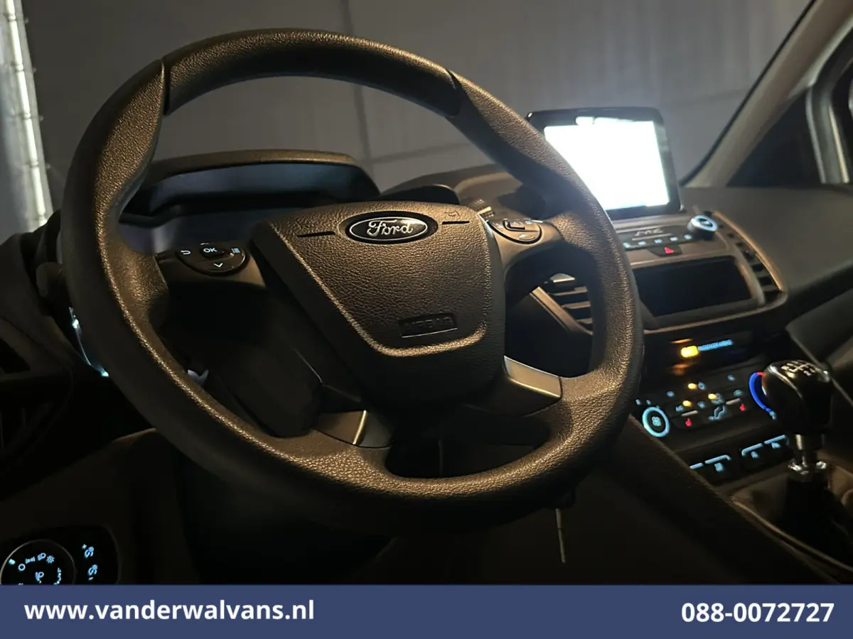 2.0 TDCI 120pk L2H1 Euro6 Airco | Camera | Navigatie | Android Auto | Stoelverwarming | Verwarmde Voorruit Parkeersensoren, 1500kg trekvermogen