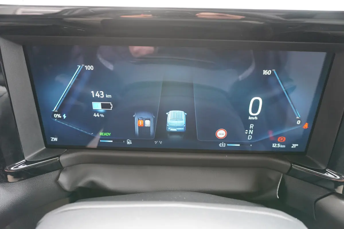 Limited 44 kWh 136PK Automaat nr. V008 | Airco | Cruise | Apple CP-Android | Trekhaak