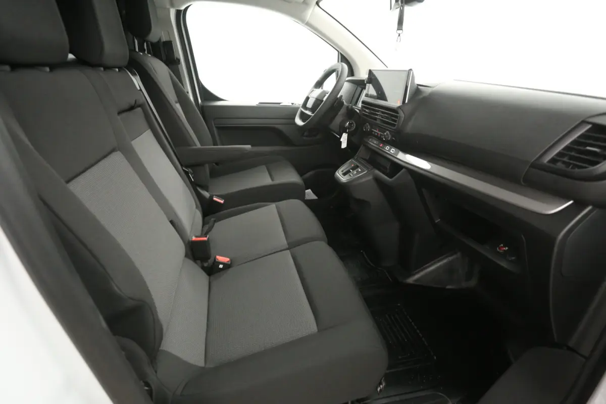 Electric 75 kWh Range L2H1 | NIEUW | Snelladen | SOH 97% | Virtual | Airco | Camera | Cruise | 3 Zits | Carplay | Navi