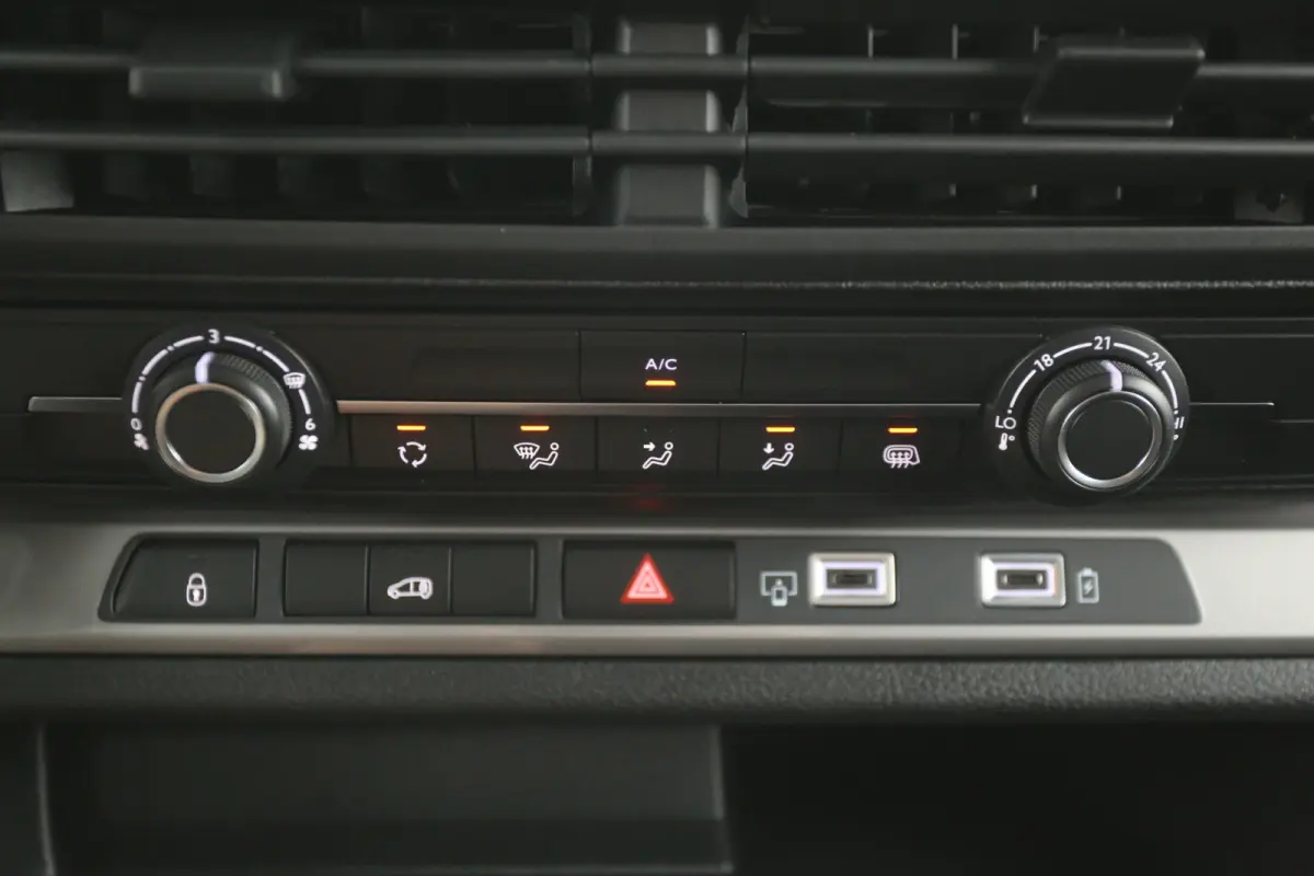 Electric 75 kWh Range L2H1 | NIEUW | Snelladen | SOH 97% | Virtual | Airco | Camera | Cruise | 3 Zits | Carplay | Navi