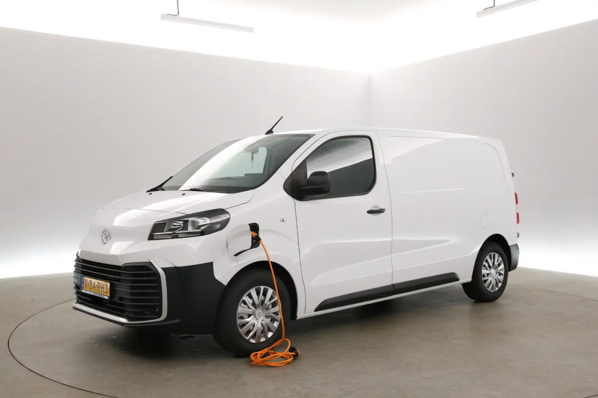 Electric 75 kWh Range L2H1 | NIEUW | Snelladen | SOH 97% | Virtual | Airco | Camera | Cruise | 3 Zits | Carplay | Navi