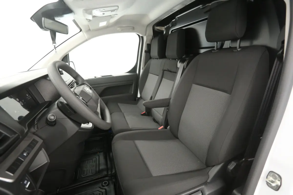 Electric 75 kWh Range L2H1 | NIEUW | Snelladen | SOH 97% | Virtual | Airco | Camera | Cruise | 3 Zits | Carplay | Navi