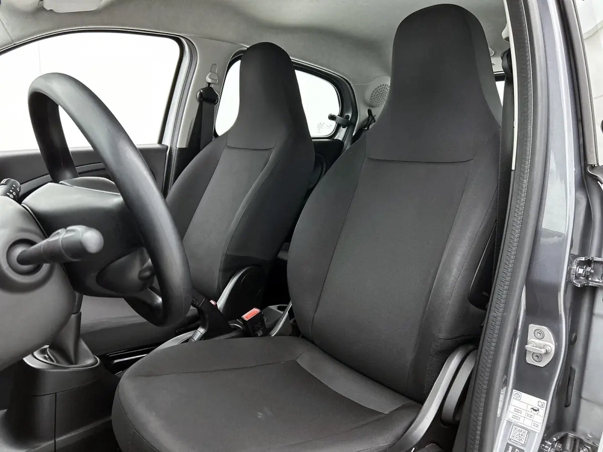 1.0 Business Solution 5drs. / Airco-ecc. / Cruise control / Radio multimedia / Apk 10-2027