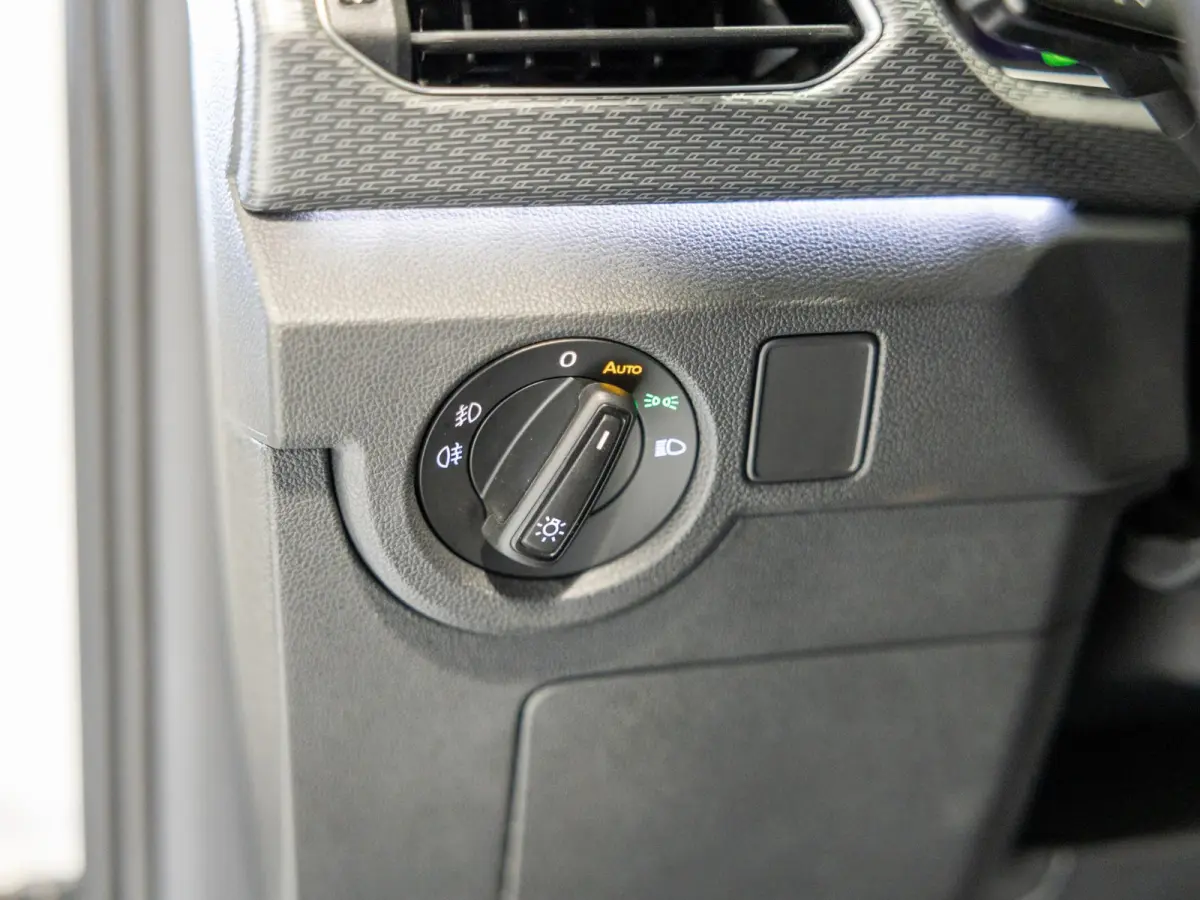 1.5 TSI 2x R-Line / 150pk / Trekhaak / Stoelverwarming / Virtual cockpit /